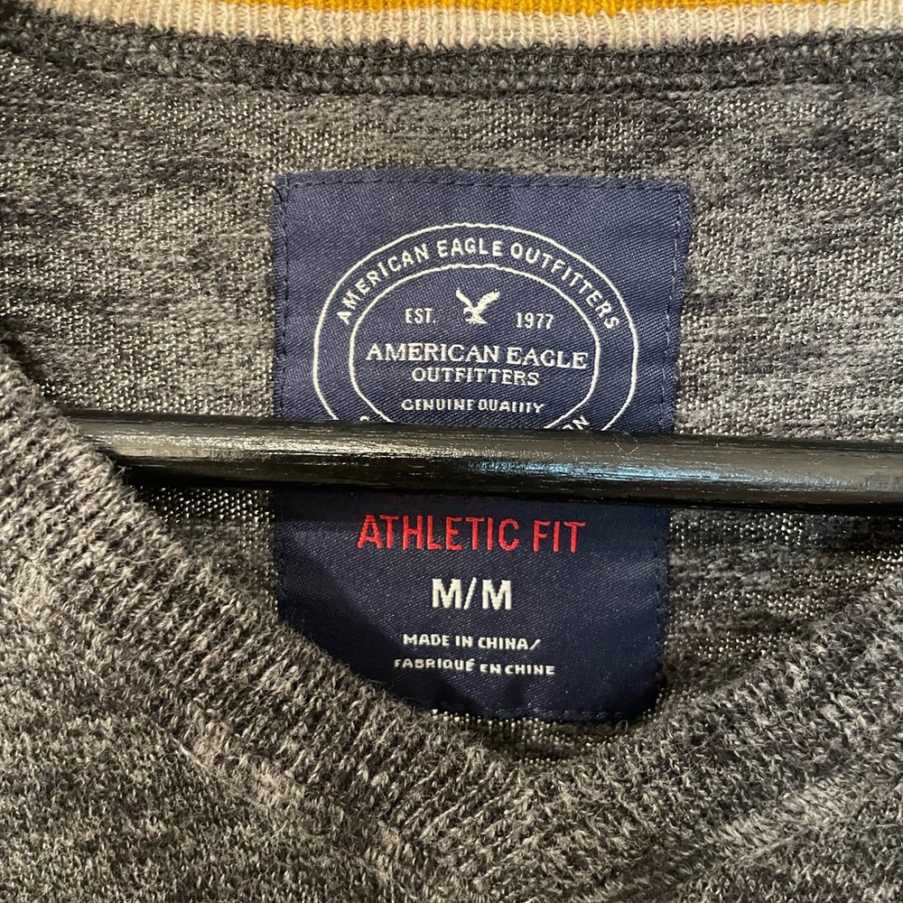 American Eagle V-Neck Sweater Grey (M) - Picture 3 of 3